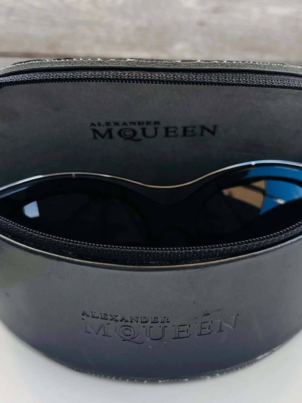Brand New Authentic Alexander McQueen AMQ 4273/S SILVER Sunglasses